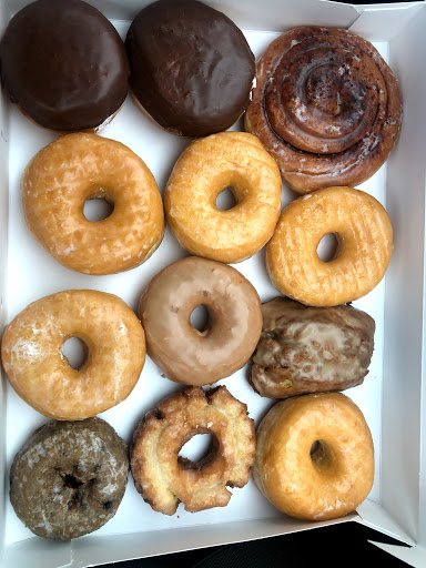 Donut Shop «Donut World», reviews and photos, 2509 Battleground Ave, Greensboro, NC 27408, USA