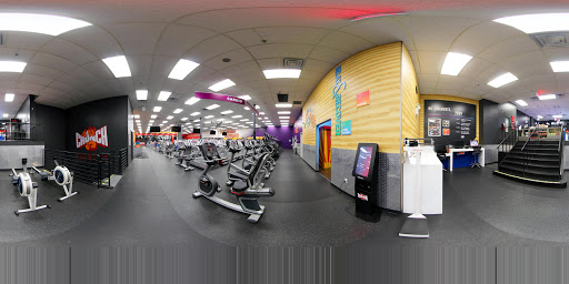 Health Club «Crunch - Greenpoint», reviews and photos, 825 Manhattan Ave, Brooklyn, NY 11222, USA