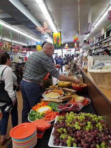 Liquor Store «Wheatley Hills Discount Liquor», reviews and photos, 193 Post Ave, Westbury, NY 11590, USA