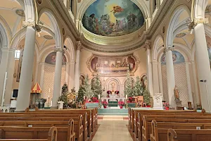 St Paul's Basilica image
