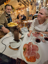 Plats et boissons du Restaurant français Le Vieux Bistrot : Spécialité Fromage, Fondue , Raclette, Pierrades à Paris - n°2