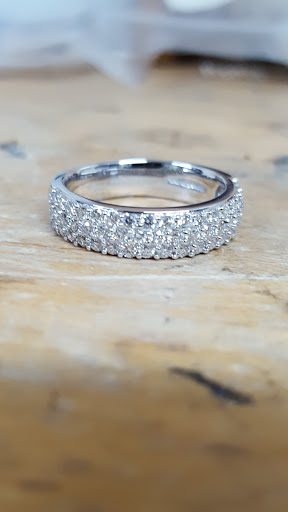 Jewelry Store «A & M Jewelers Antique & Modern Jewelry», reviews and photos, 708 N Rolling Rd, Catonsville, MD 21228, USA