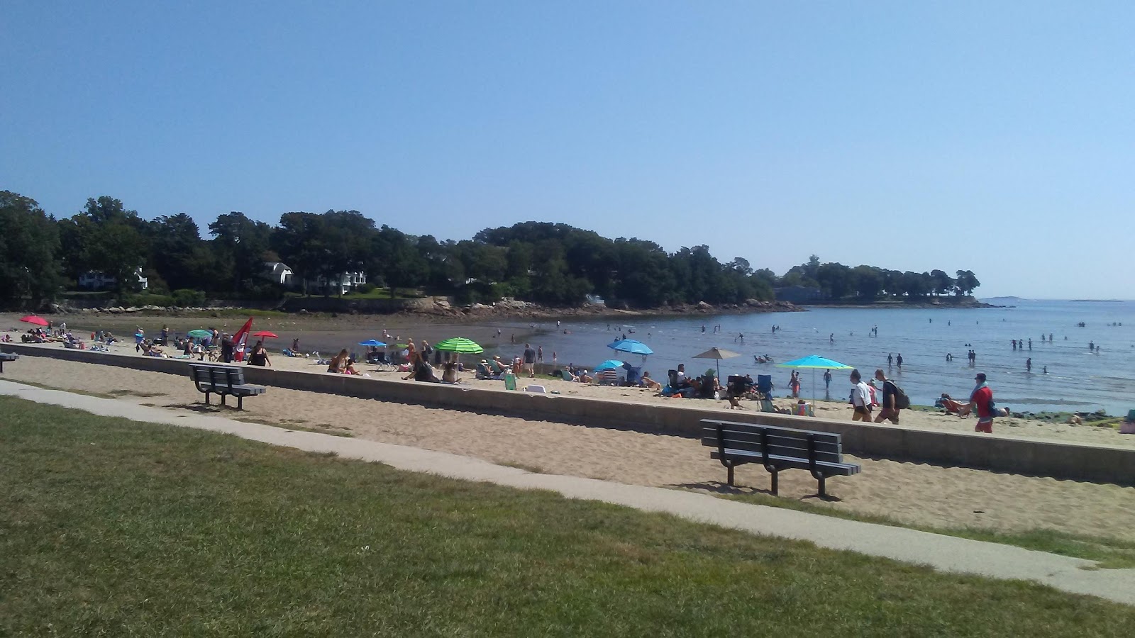 Beverly beach'in fotoğrafı - rahatlamayı sevenler arasında popüler bir yer
