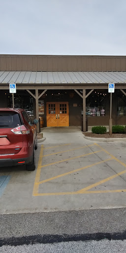 American Restaurant «Cracker Barrel Old Country Store», reviews and photos, 6055 Som Center Rd, Willoughby, OH 44094, USA