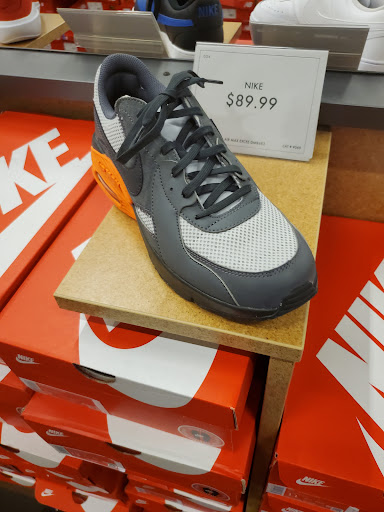 Shoe Store «DSW Designer Shoe Warehouse», reviews and photos, 1650 Airport Blvd #350, Pensacola, FL 32504, USA