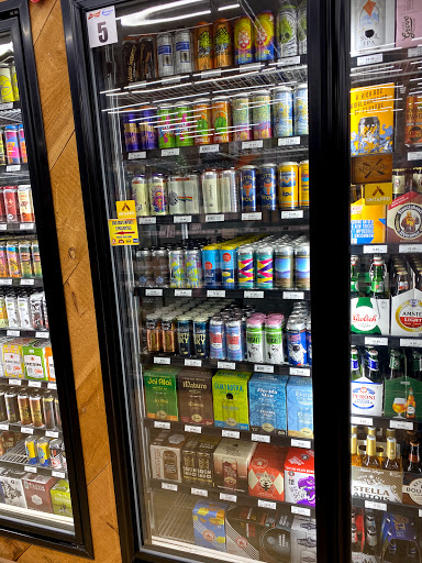 Wine Store «Parkview Wine & Spirits», reviews and photos, 229 Park Rd, West Hartford, CT 06119, USA