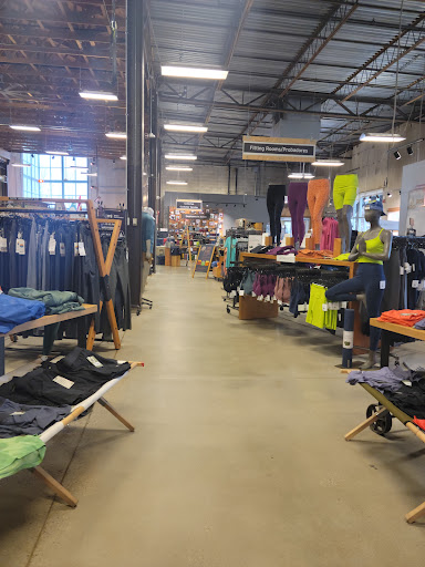 Camping Store «REI», reviews and photos, 13100 W Capitol Dr, Brookfield, WI 53005, USA