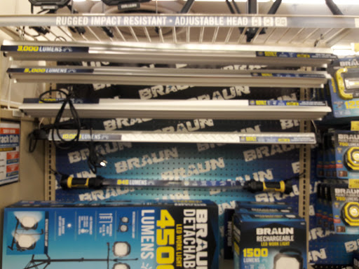 Hardware Store «Harbor Freight Tools», reviews and photos, 3050 N Josey Ln #106, Carrollton, TX 75007, USA