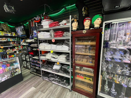 Clothing Store «Norcal Clothing and Smoke Shop», reviews and photos, 5802 Lindhurst Ave, Marysville, CA 95901, USA