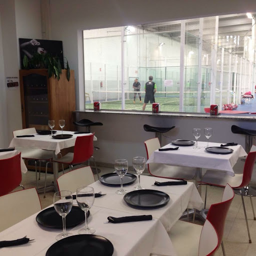 Plis-Plas Bar & Restaurant