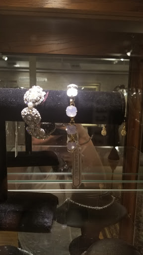 Bridal Shop «The Crystal Bride», reviews and photos, 207 W State St, Geneva, IL 60134, USA