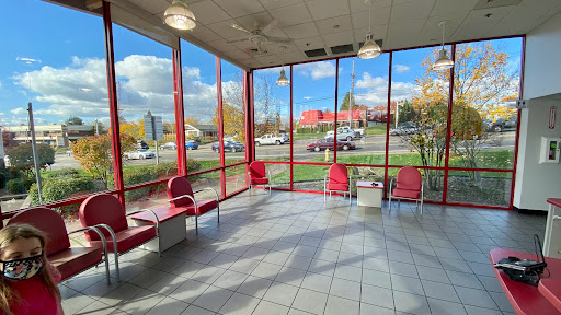 Tire Shop «Discount Tire Store - Tigard, OR», reviews and photos, 11462 SW Pacific Hwy, Tigard, OR 97223, USA