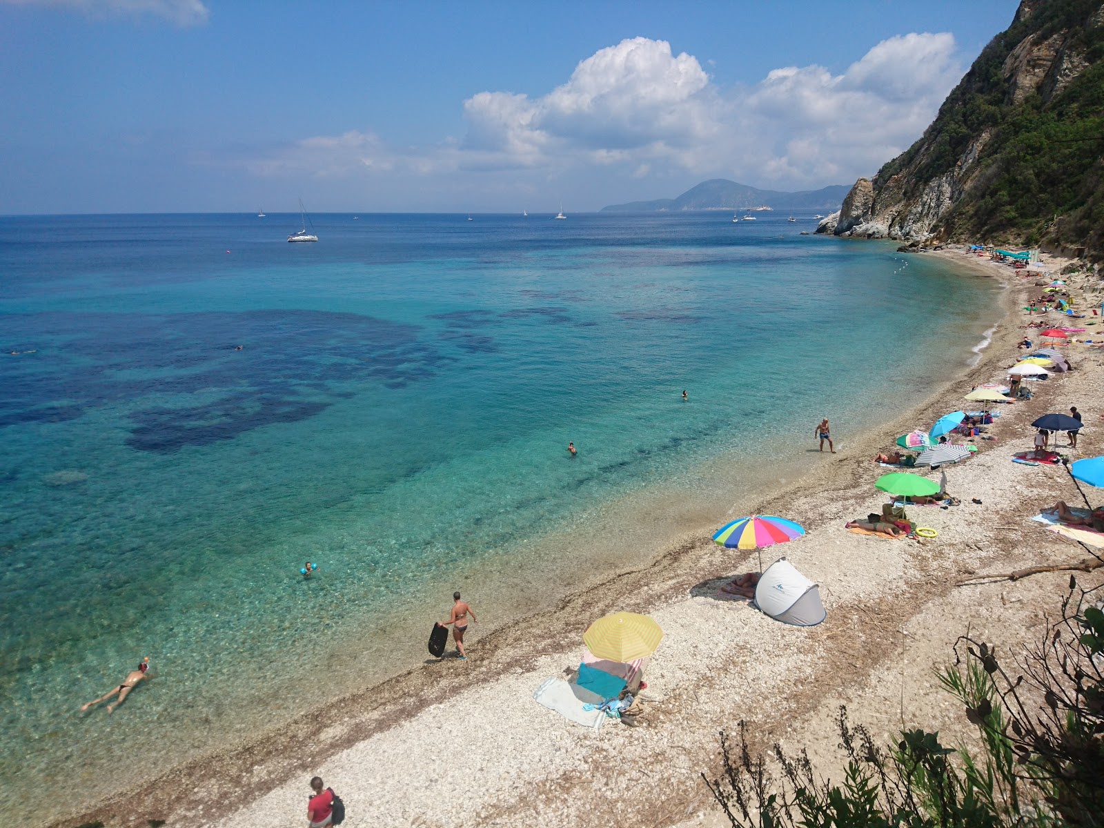 Fotografie cu Spiaggia di Seccione cu o suprafață de pietricel alb