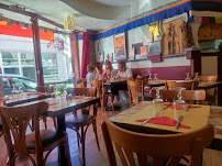 Atmosphère du Restaurant tibétain Restaurant Tibétain Lung ta à Lourdes - n°13