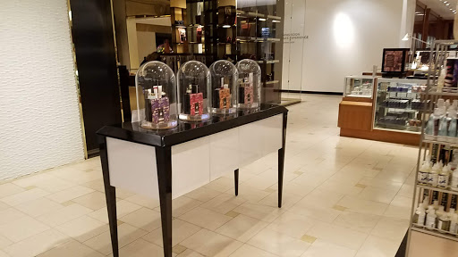 Department Store «Saks Fifth Avenue», reviews and photos, 26100 Cedar Rd, Beachwood, OH 44122, USA