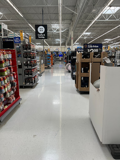 Department Store «Walmart Supercenter», reviews and photos, 30729 Lyon Center Dr, New Hudson, MI 48165, USA