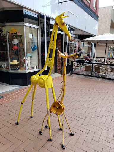 Gift Shop «Quilts Unlimited/ J. Fenton Gifts», reviews and photos, 118 E Main St, Charlottesville, VA 22902, USA