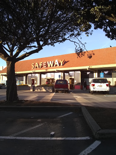 Grocery Store «Safeway», reviews and photos, 30 Chestnut Ave, South San Francisco, CA 94080, USA