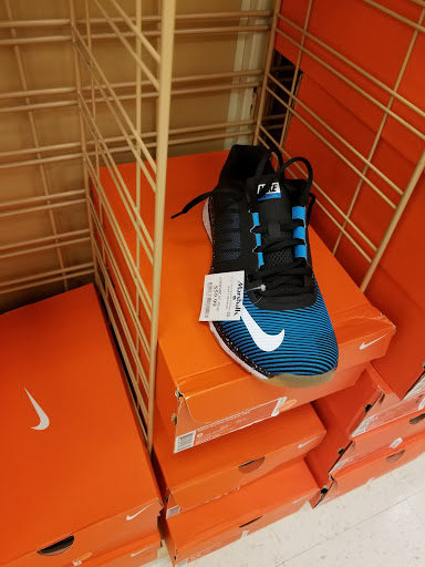 Department Store «Marshalls & HomeGoods», reviews and photos, 311 Costco Way, St Peters, MO 63376, USA