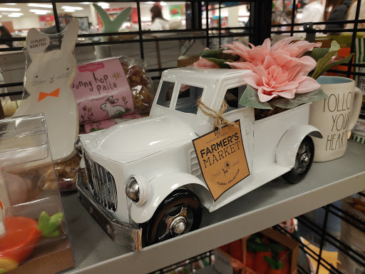 Department Store «T.J. Maxx», reviews and photos, 2711 S Rochester Rd, Rochester Hills, MI 48307, USA