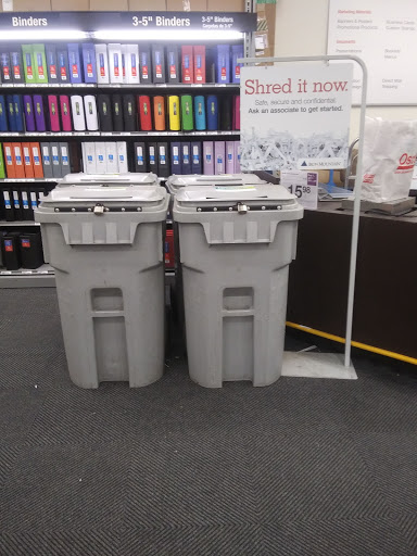 Office Supply Store «Staples», reviews and photos, 4610 N Clark St, Chicago, IL 60640, USA