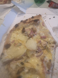 Plats et boissons du Pizzeria Camion pizza « la pizza des gourmets » à Pontault-Combault - n°2