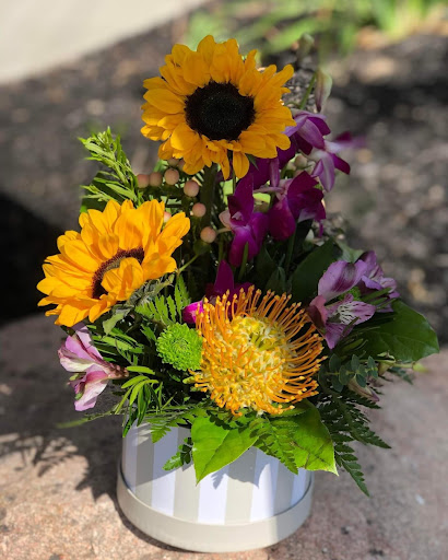 Florist «Plumeria Botanical Boutique», reviews and photos, 1364 W Michigan Ave, Battle Creek, MI 49037, USA