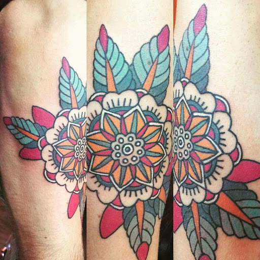 Explore queen of spades tattoo ideas, creative tattoo ideas in Saint Petersburg, available at Buku Tattoo Studio