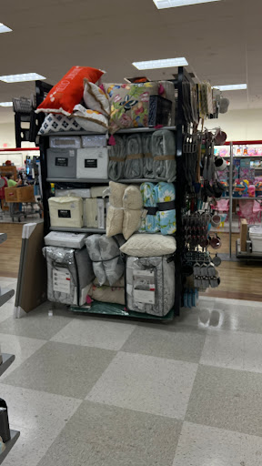 Department Store «T.J. Maxx & HomeGoods», reviews and photos, 103 S Mt Juliet Rd #610, Mt Juliet, TN 37122, USA