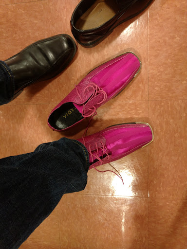 Thrift Store «Goodwill - Roseville, MN - Cleveland Avenue», reviews and photos, 2500 Cleveland Ave N, Roseville, MN 55113, USA