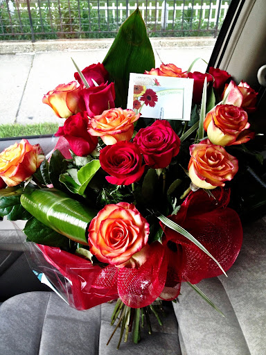 Florist «Athena Flowers», reviews and photos, 6039 W Addison St, Chicago, IL 60634, USA