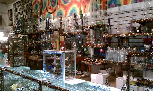 Tobacco Shop «BDT Smoke Shops», reviews and photos, 21640 John R Rd, Hazel Park, MI 48030, USA