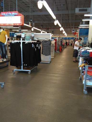 Clothing Store «Old Navy», reviews and photos, 13915 20th Ave, College Point, NY 11356, USA