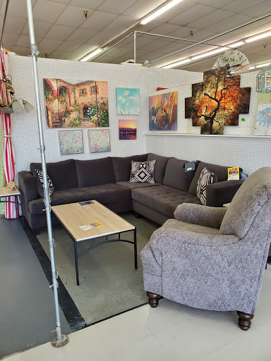 Flea Market «Streetsboro Flea Market - Furniture, Antiques, Collectibles», reviews and photos, 1513 Streetsboro Rd, Streetsboro, OH 44241, USA