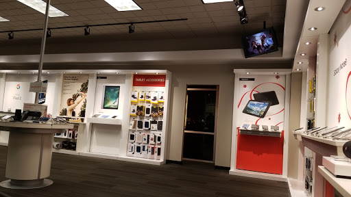 Cell Phone Store «Verizon», reviews and photos, 890 Lawrenceville-Suwanee Rd, Lawrenceville, GA 30043, USA