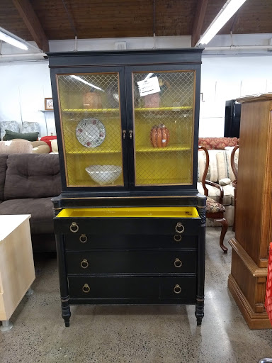 Thrift Store «Thrifty Shopper», reviews and photos, 112 E Manlius St, East Syracuse, NY 13057, USA