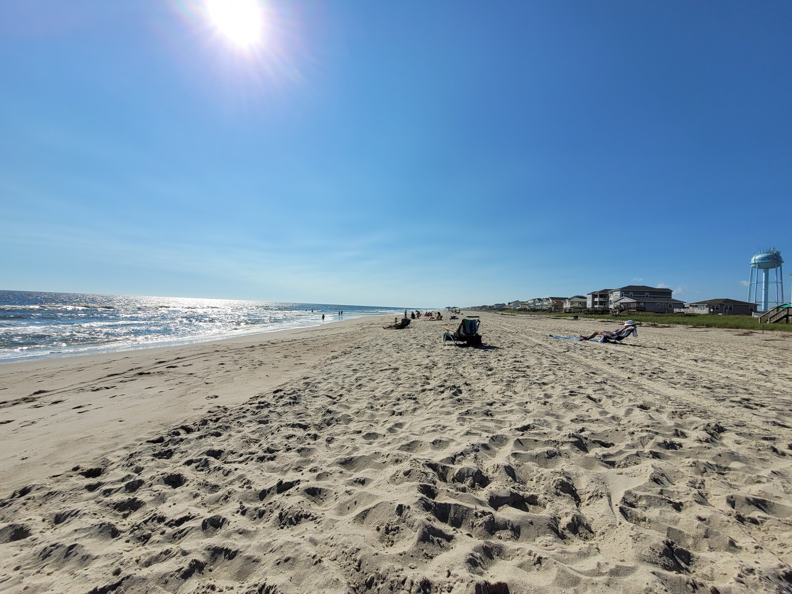 Holden beach的照片 带有明亮的沙子表面
