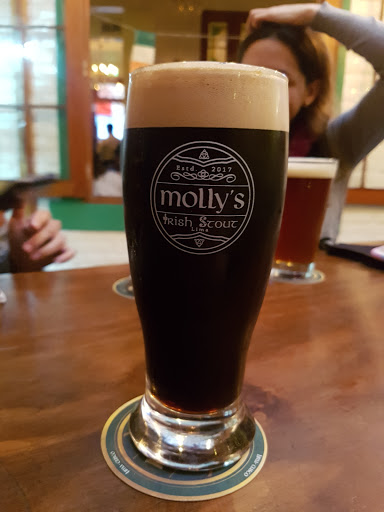 Molly's Irish Bar & Restaurant