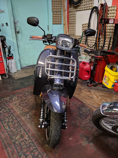 Motor Scooter Dealer «Metro Scooter», reviews and photos, 3716 Montgomery Rd, Cincinnati, OH 45207, USA