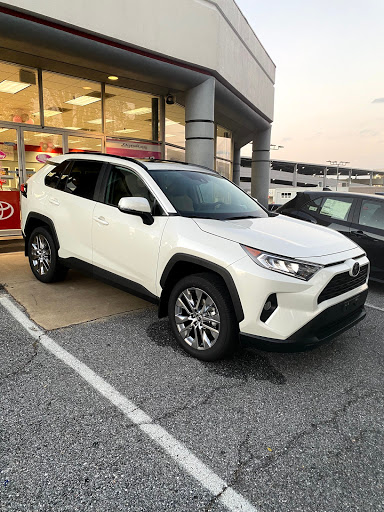Toyota Dealer «Fitzgerald Toyota Gaithersburg», reviews and photos, 907 N Frederick Ave, Gaithersburg, MD 20879, USA