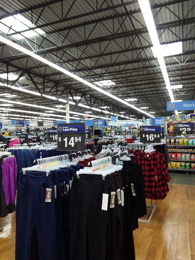 Department Store «Walmart Supercenter», reviews and photos, 415 Industrial Ave, Grinnell, IA 50112, USA