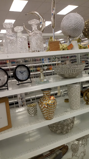 Clothing Store «Ross Dress for Less», reviews and photos, 1237 E Golf Rd, Schaumburg, IL 60173, USA