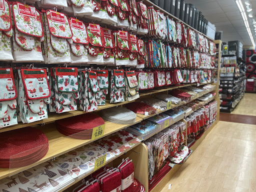 Variety Store «DII Deals & Discounts», reviews and photos, 3611 Broadway, Long Island City, NY 11106, USA