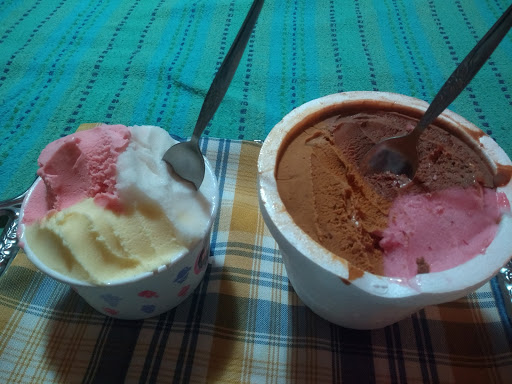 Heladería La Alpina - Ice cream shop en FNG