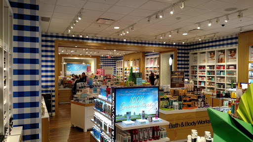 Shopping Mall «The Streets of Tanasbourne», reviews and photos, 19350 NW Emma Way, Hillsboro, OR 97124, USA