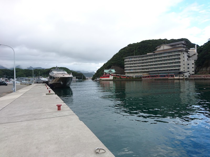 Katsuura Pier