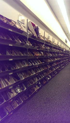 Department Store «Nordstrom Rack The Gallery At Westbury Plaza», reviews and photos, 1040 Old Country Rd, Garden City, NY 11530, USA