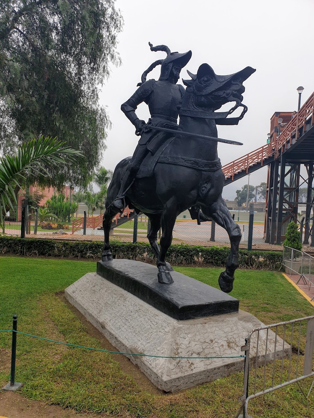 Estatua Francisco Pizarro