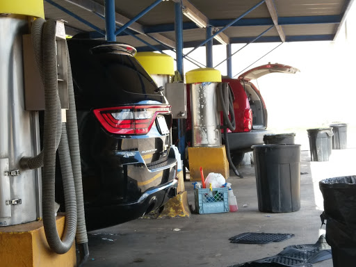 Car Wash «Felix Carwash», reviews and photos, 2203 W Commerce St, San Antonio, TX 78207, USA