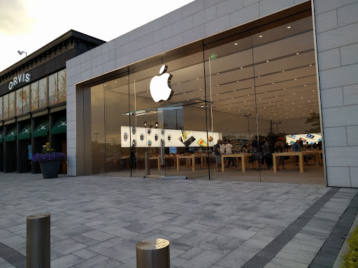 Computer Store «Apple Eton», reviews and photos, 28849 Chagrin Blvd, Woodmere, OH 44122, USA